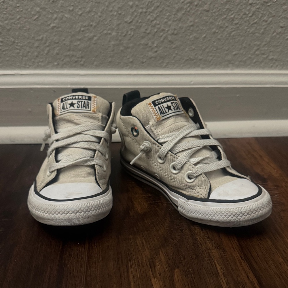 Converse unisex little kid size 12